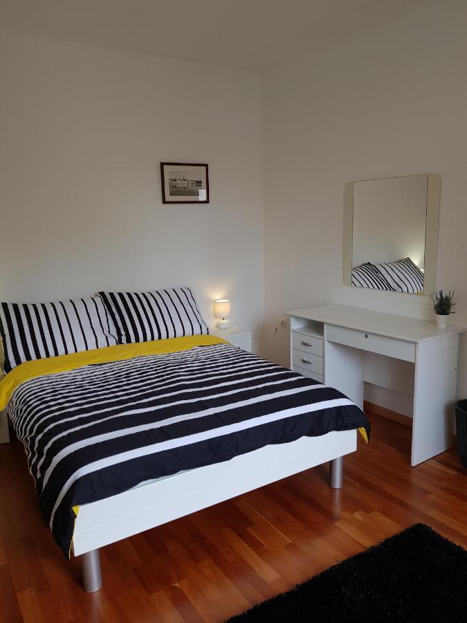 Apartment And Room Marija Đảo Krk Ngoại thất bức ảnh