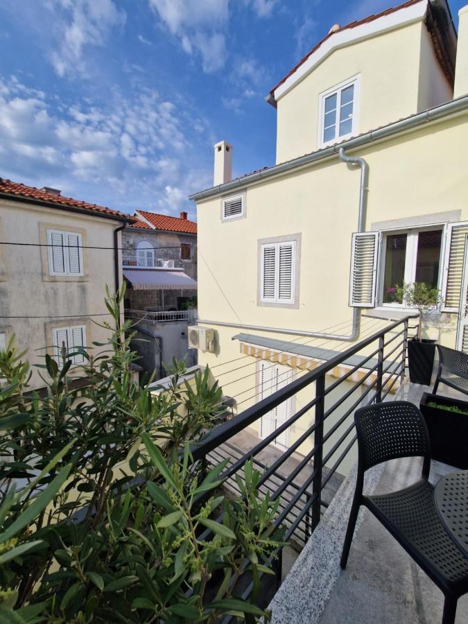 Apartment And Room Marija Đảo Krk Ngoại thất bức ảnh