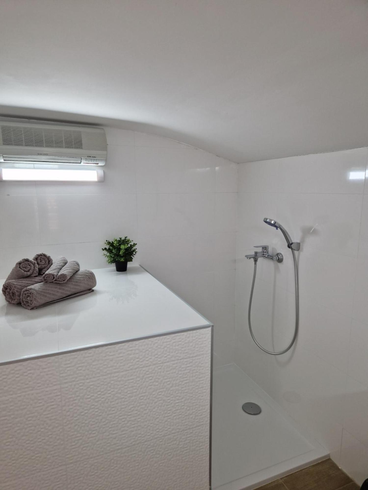 Apartment And Room Marija Đảo Krk Ngoại thất bức ảnh